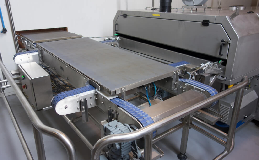 Plate washer for cleaning all types of plates