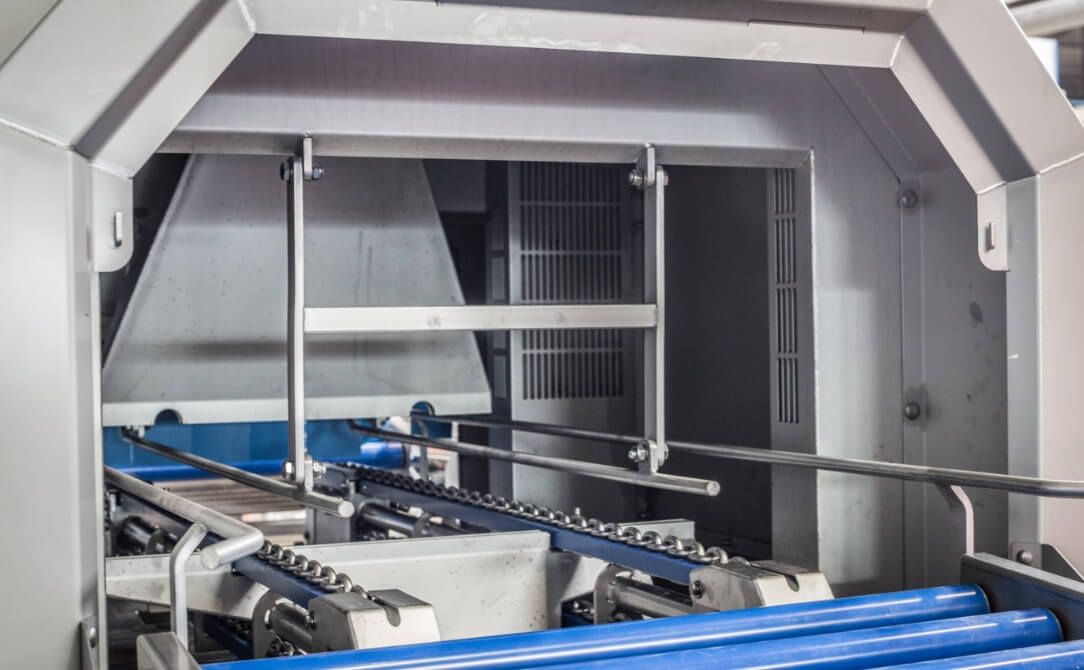 Pot washer for cleaning plastic pots in all sizes and variations