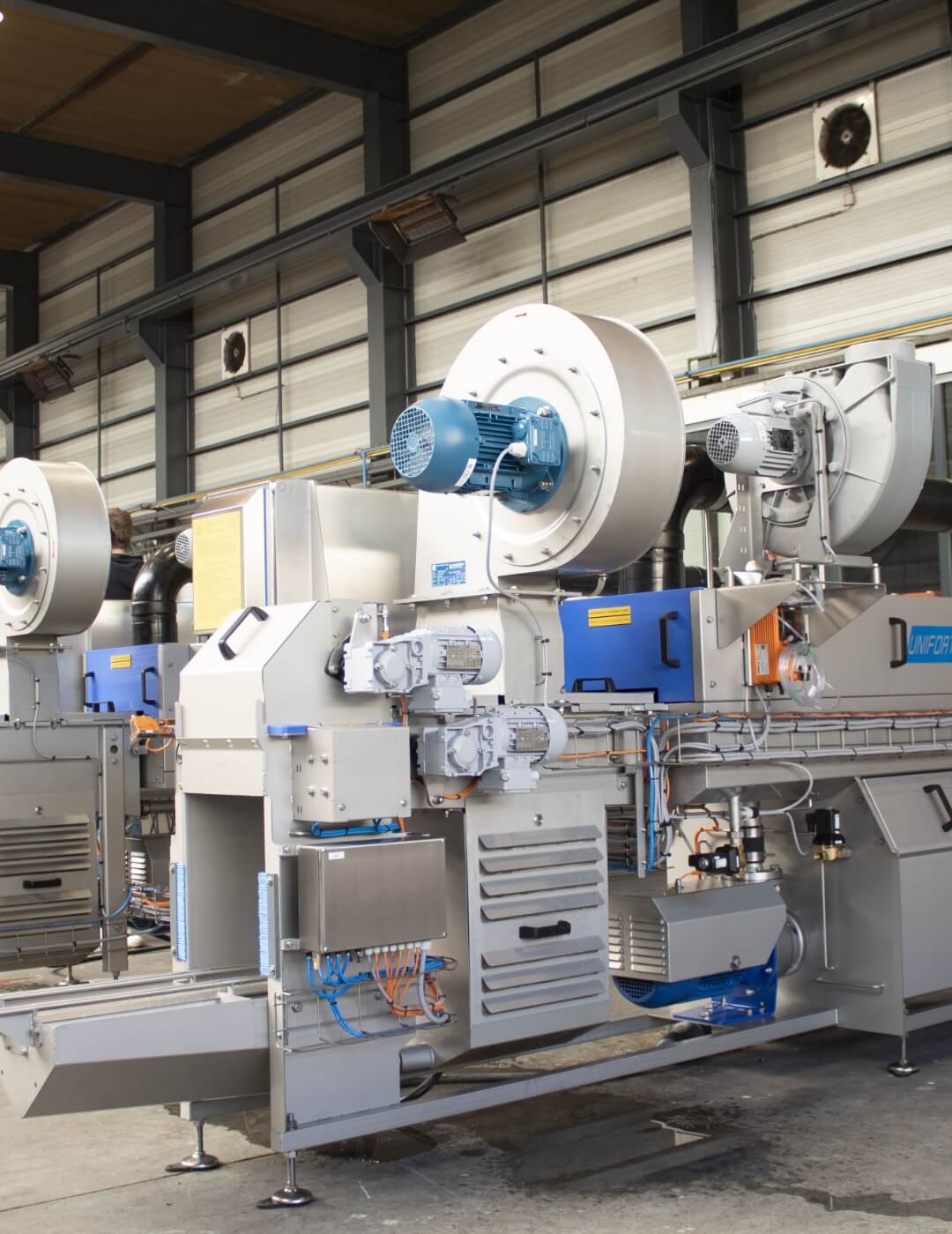 Industrial washer for cleaning and drying egg trays (30cell)