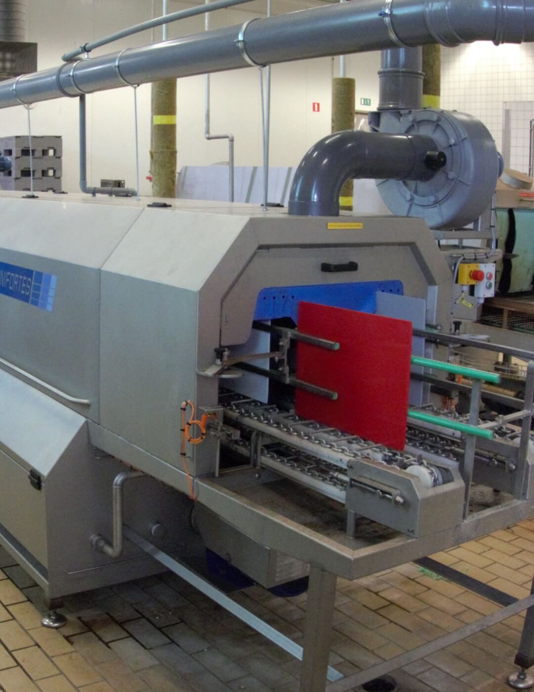 Plate washer for cleaning all types of plates